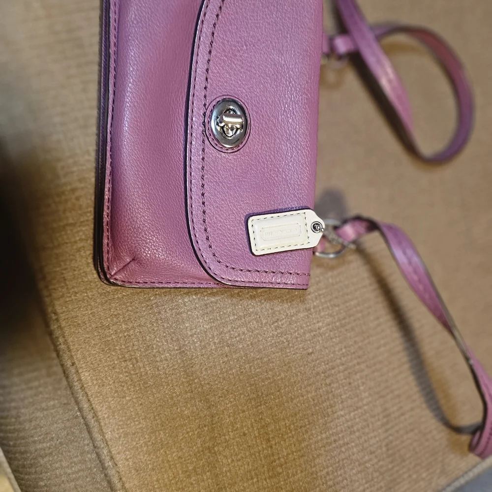 Coach Dylan Purple Mini Wallet with Turnlock Closure. - Picture 5 of 8